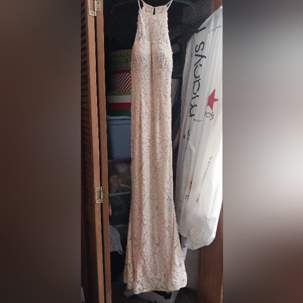 Dress - Picture 4 of 4